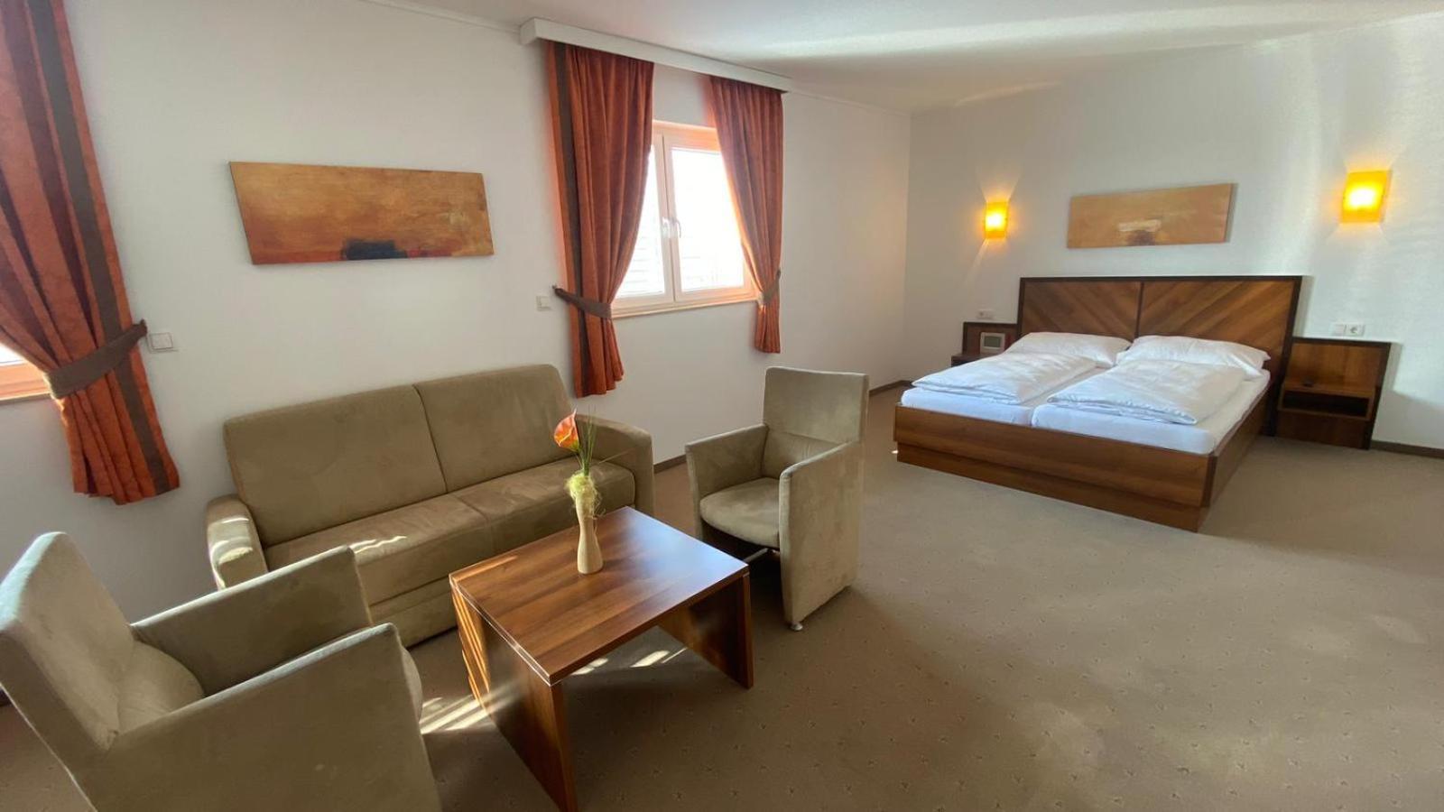 Weinland Hotel Donnerskirchen Ngoại thất bức ảnh