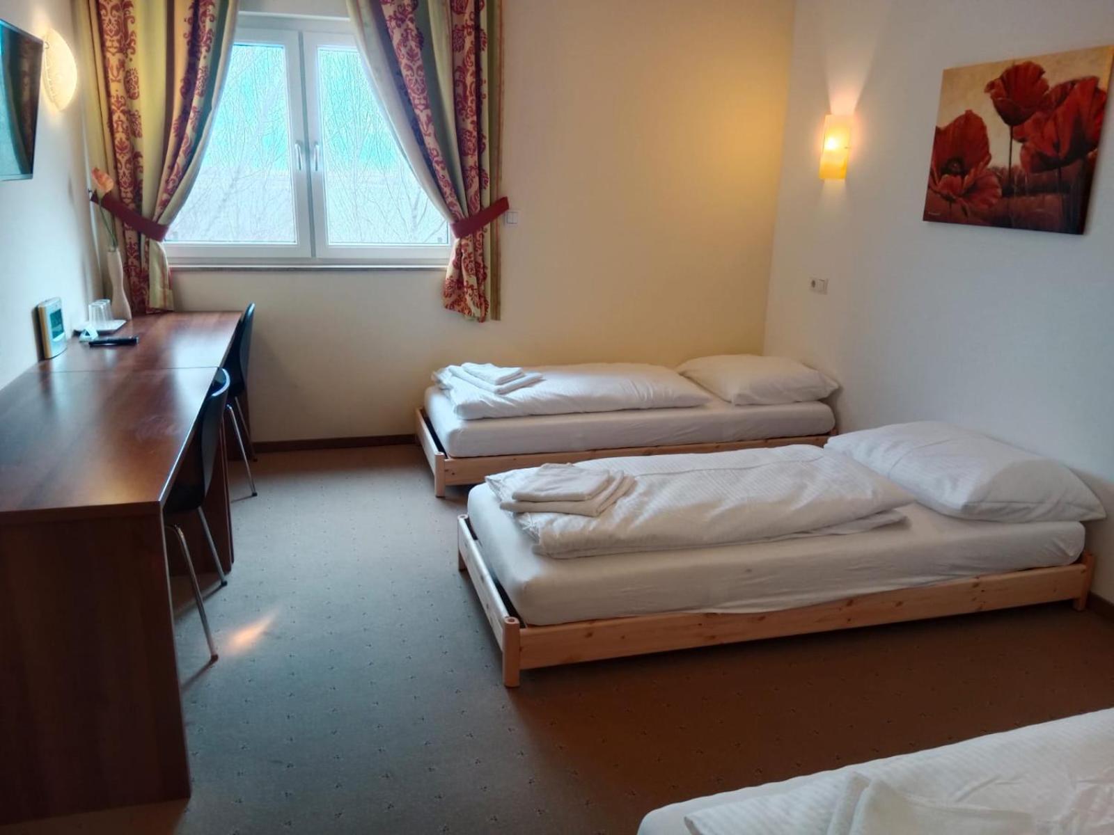 Weinland Hotel Donnerskirchen Ngoại thất bức ảnh
