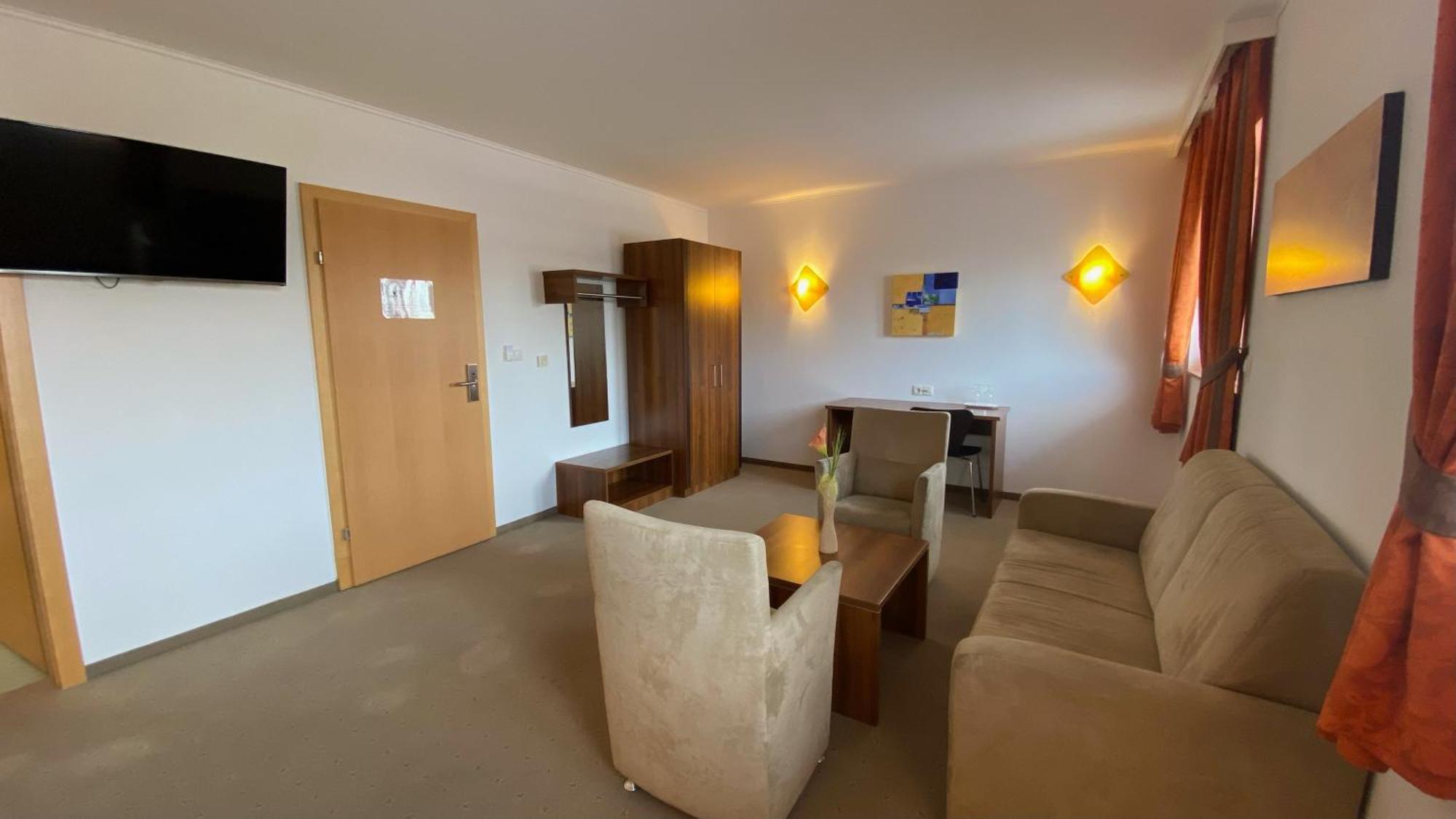 Weinland Hotel Donnerskirchen Ngoại thất bức ảnh