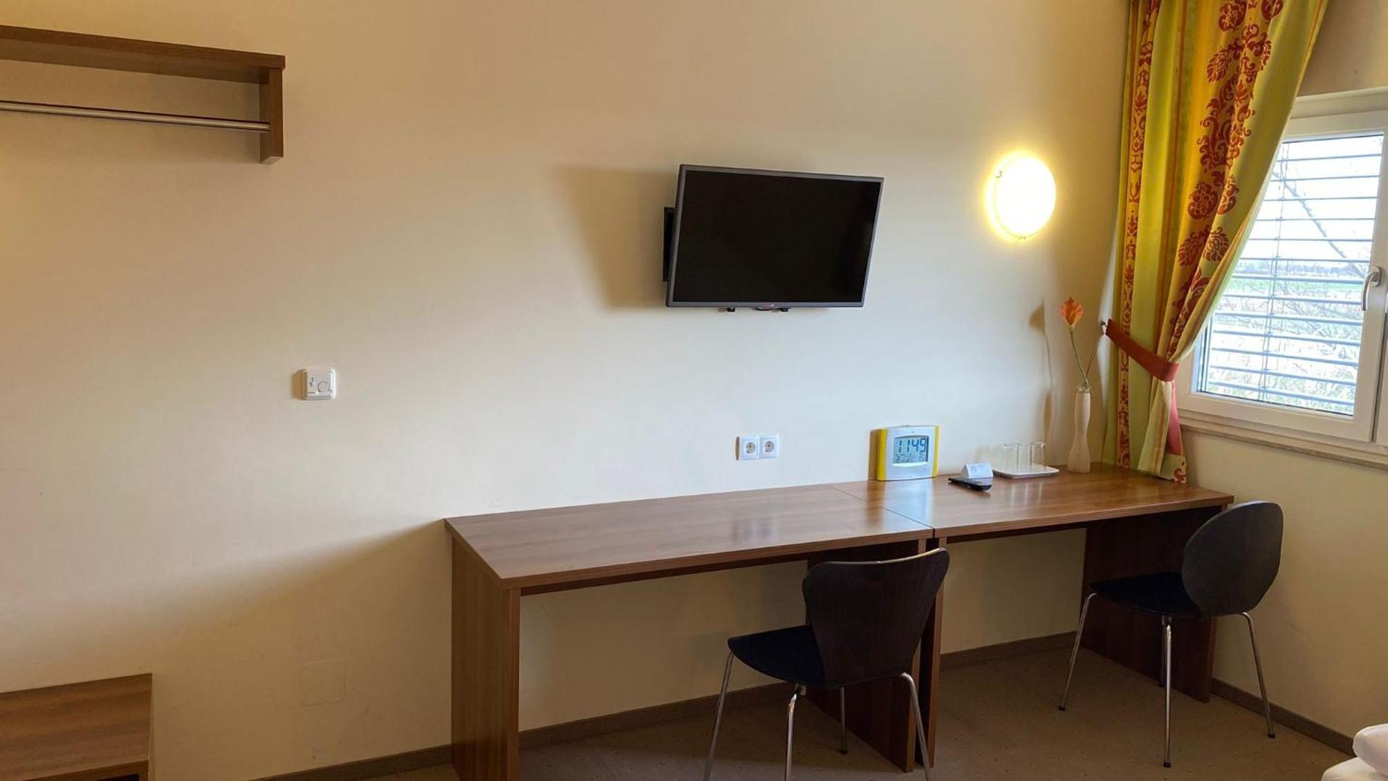 Weinland Hotel Donnerskirchen Phòng bức ảnh