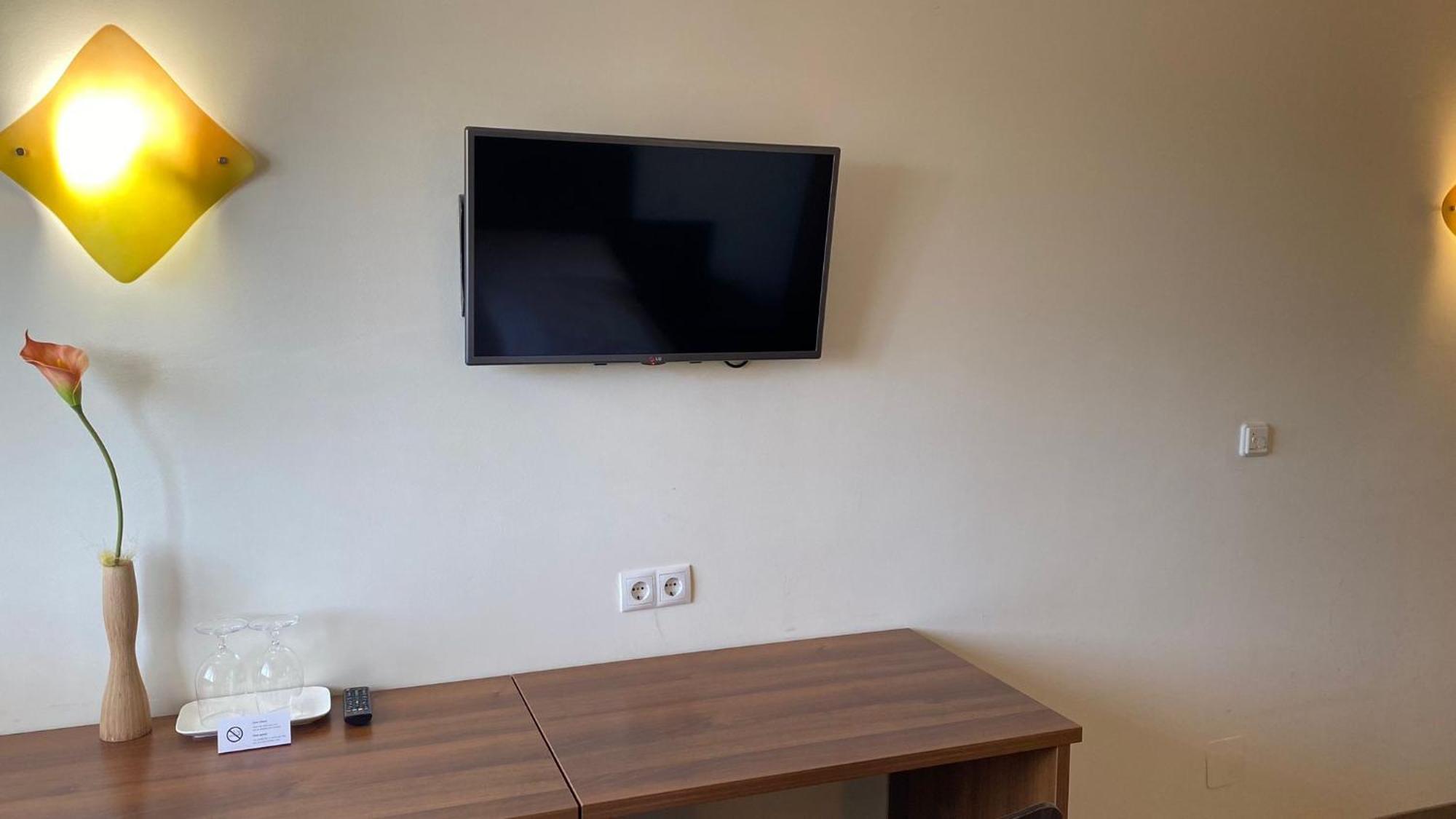 Weinland Hotel Donnerskirchen Phòng bức ảnh