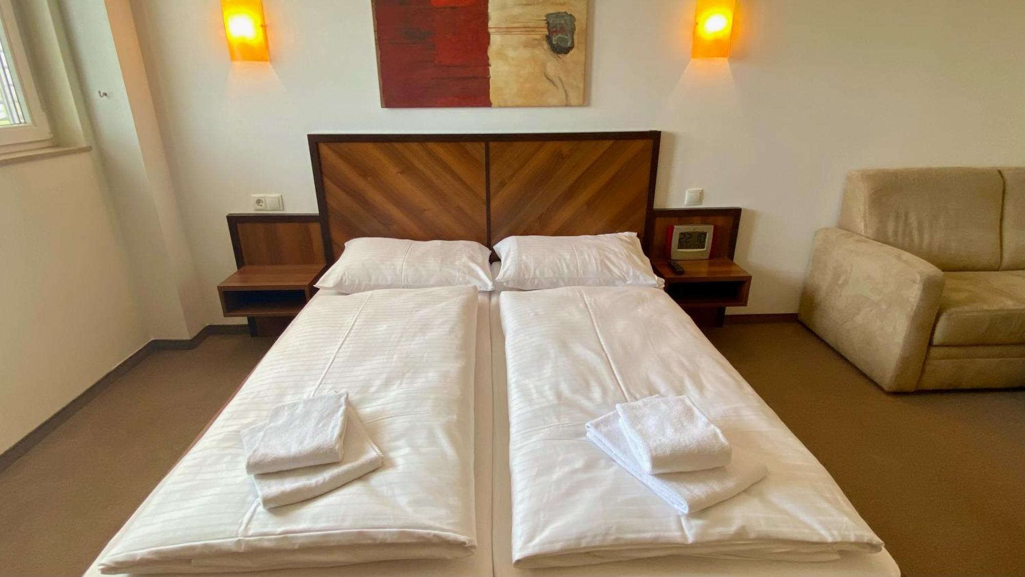 Weinland Hotel Donnerskirchen Ngoại thất bức ảnh