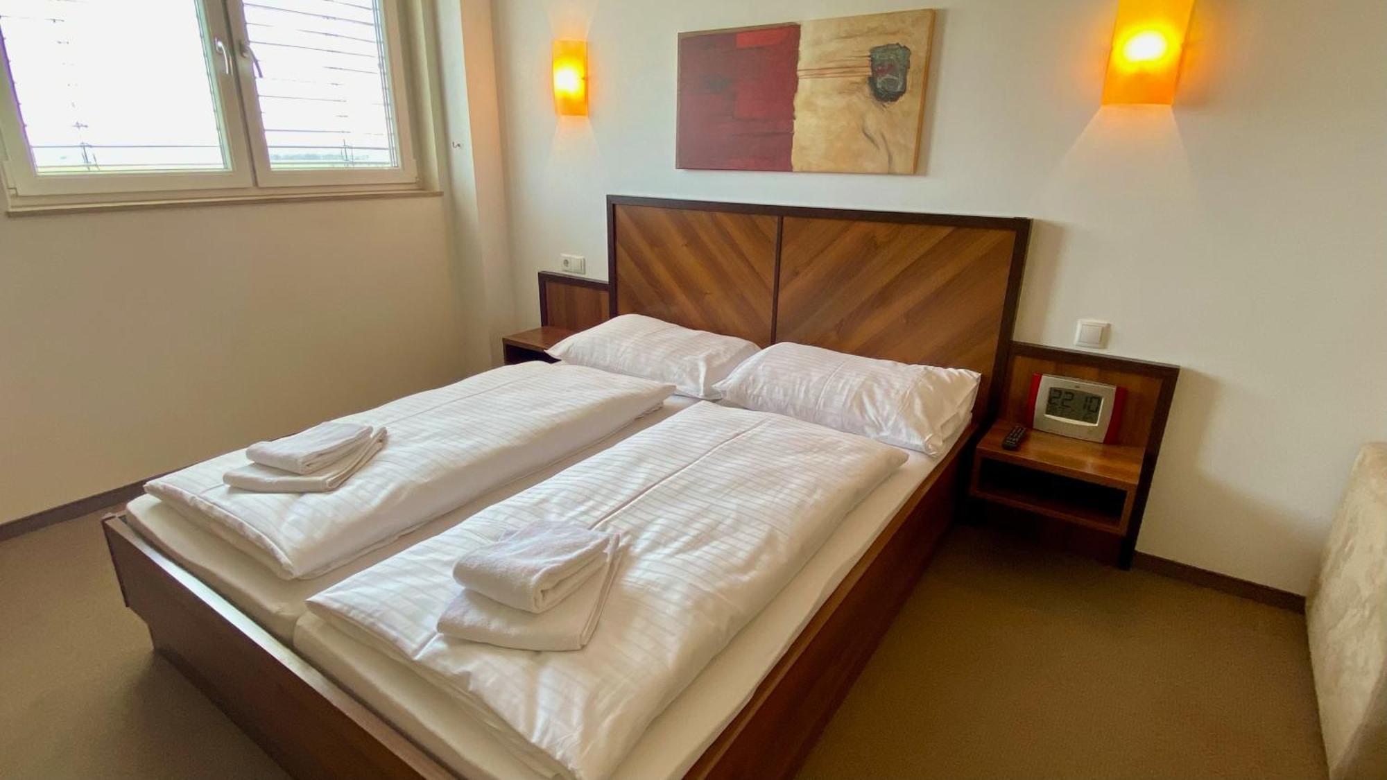 Weinland Hotel Donnerskirchen Ngoại thất bức ảnh